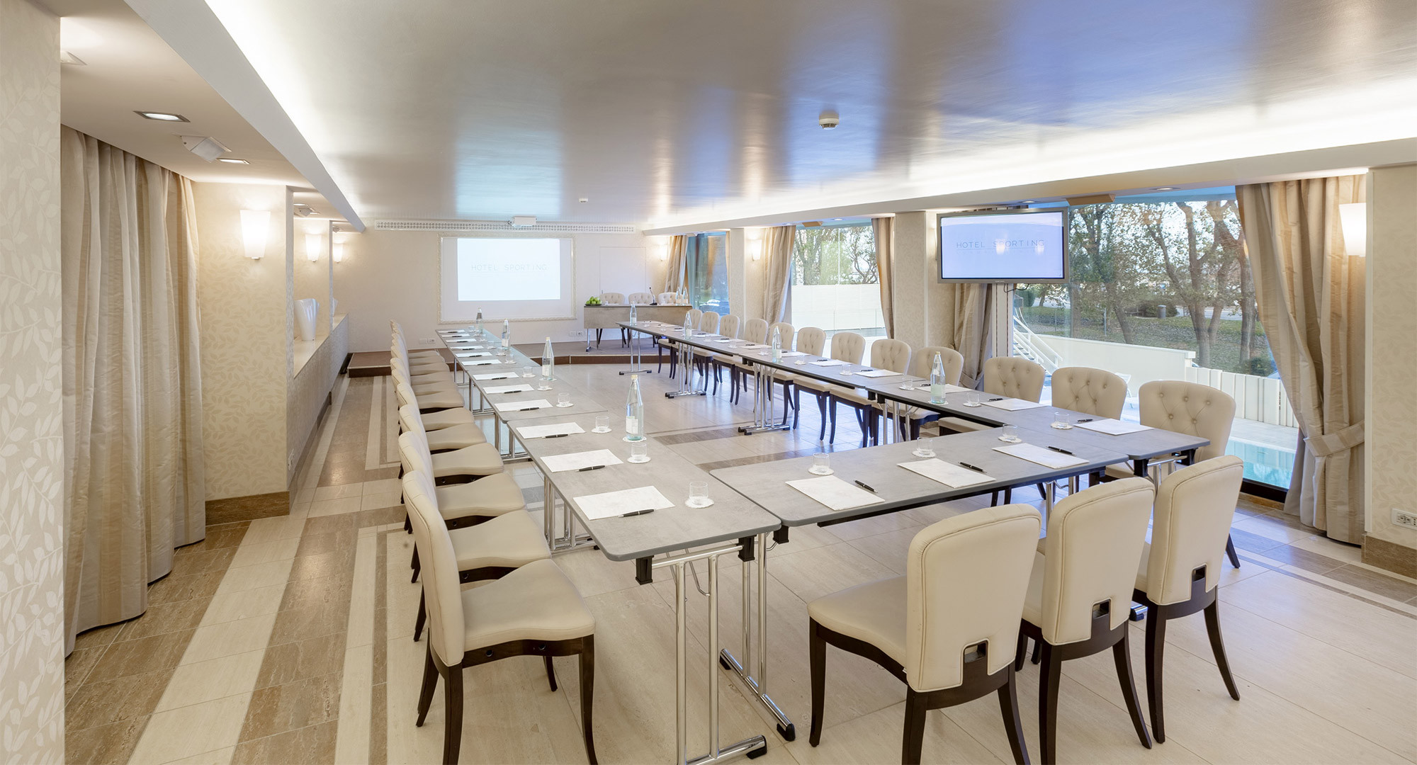 media.sala-congressi1