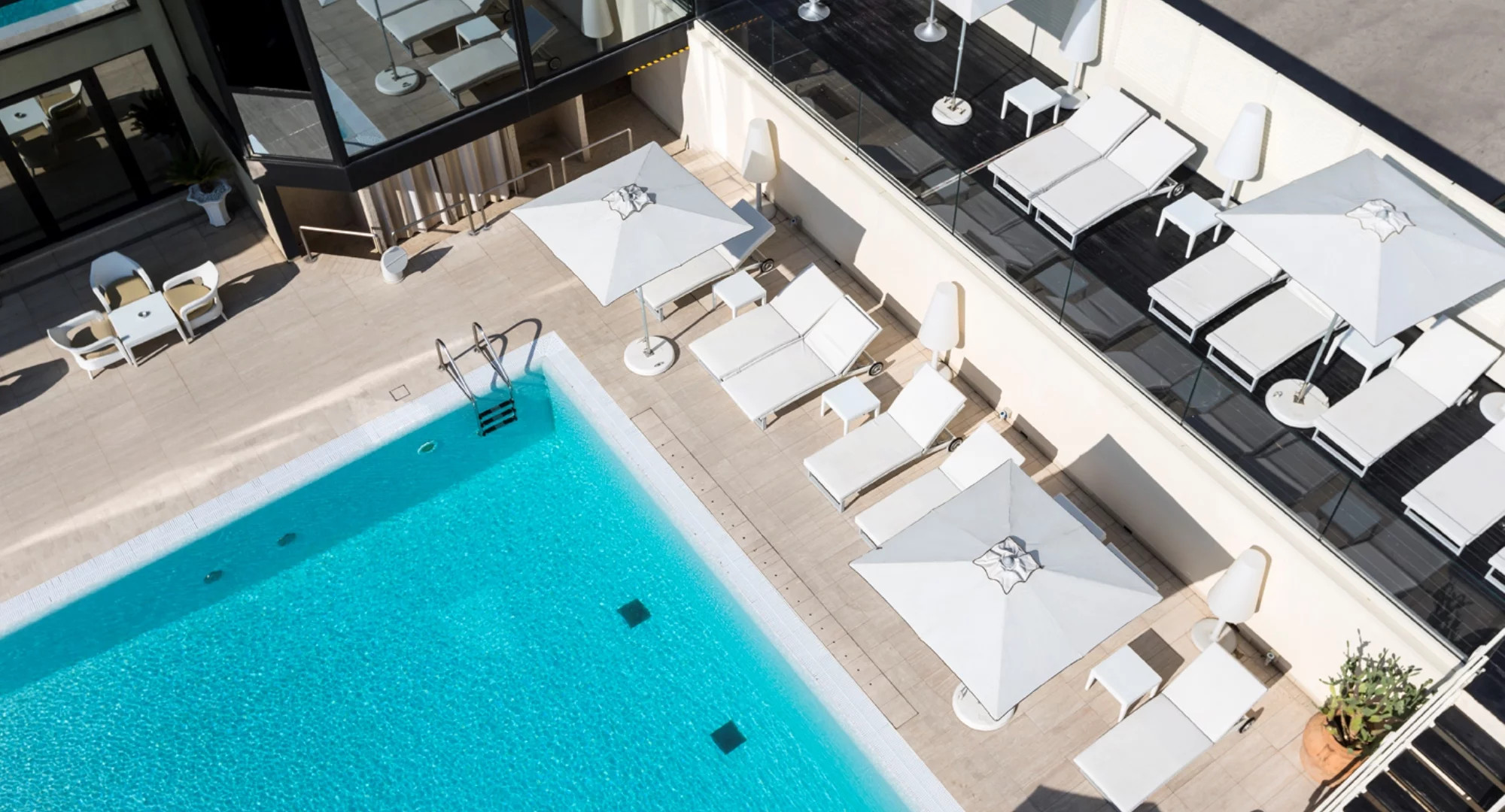 media.piscina dettaglio hotel sporting rimini