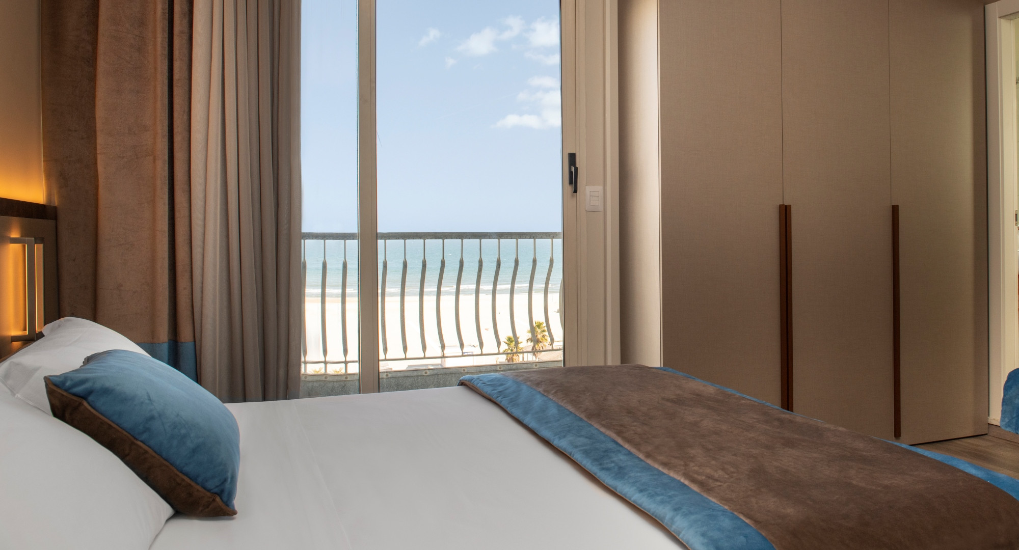 media.camera continental