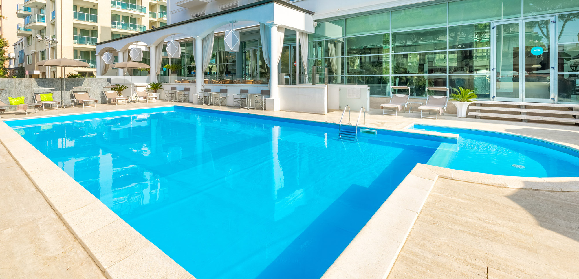 media.piscina 1