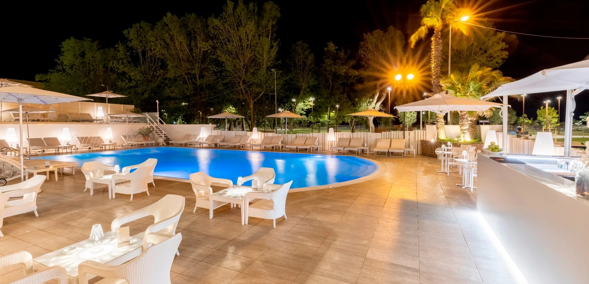 media.piscina hotel sporting rimini